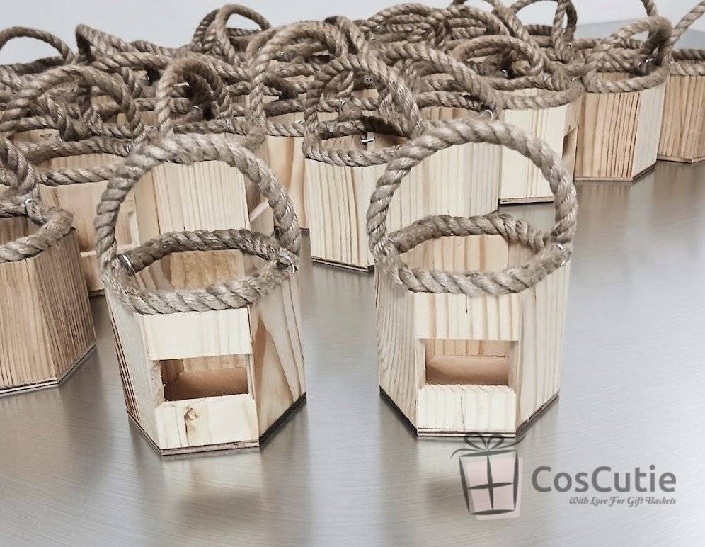 Cosulet din lemn 9x8.5 cm cu maner din iuta si fereastra