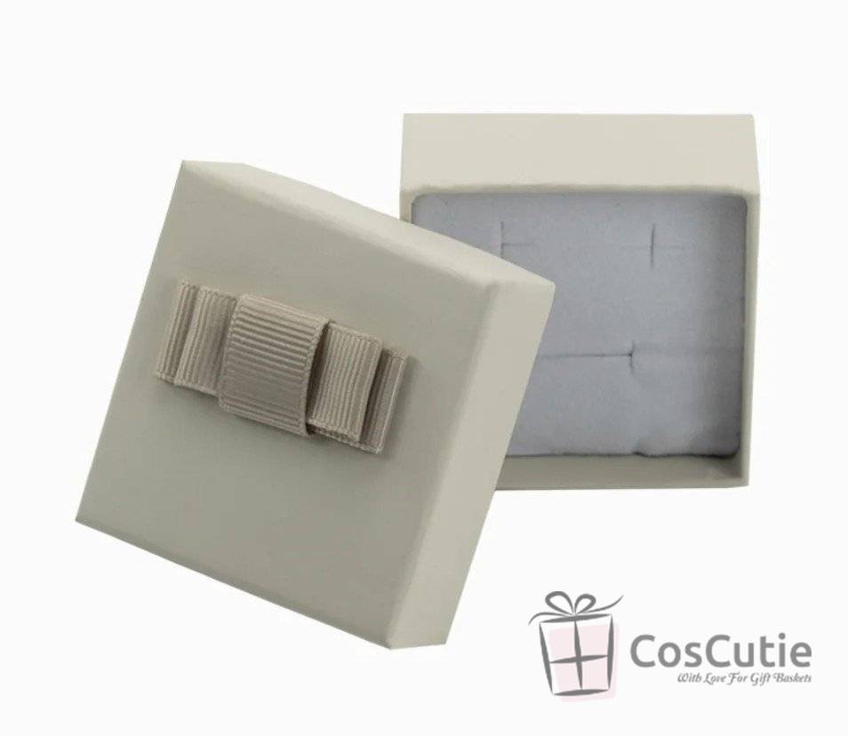 Cutie bijuterii Soft touch cu fundita 6x6x2.5 cm