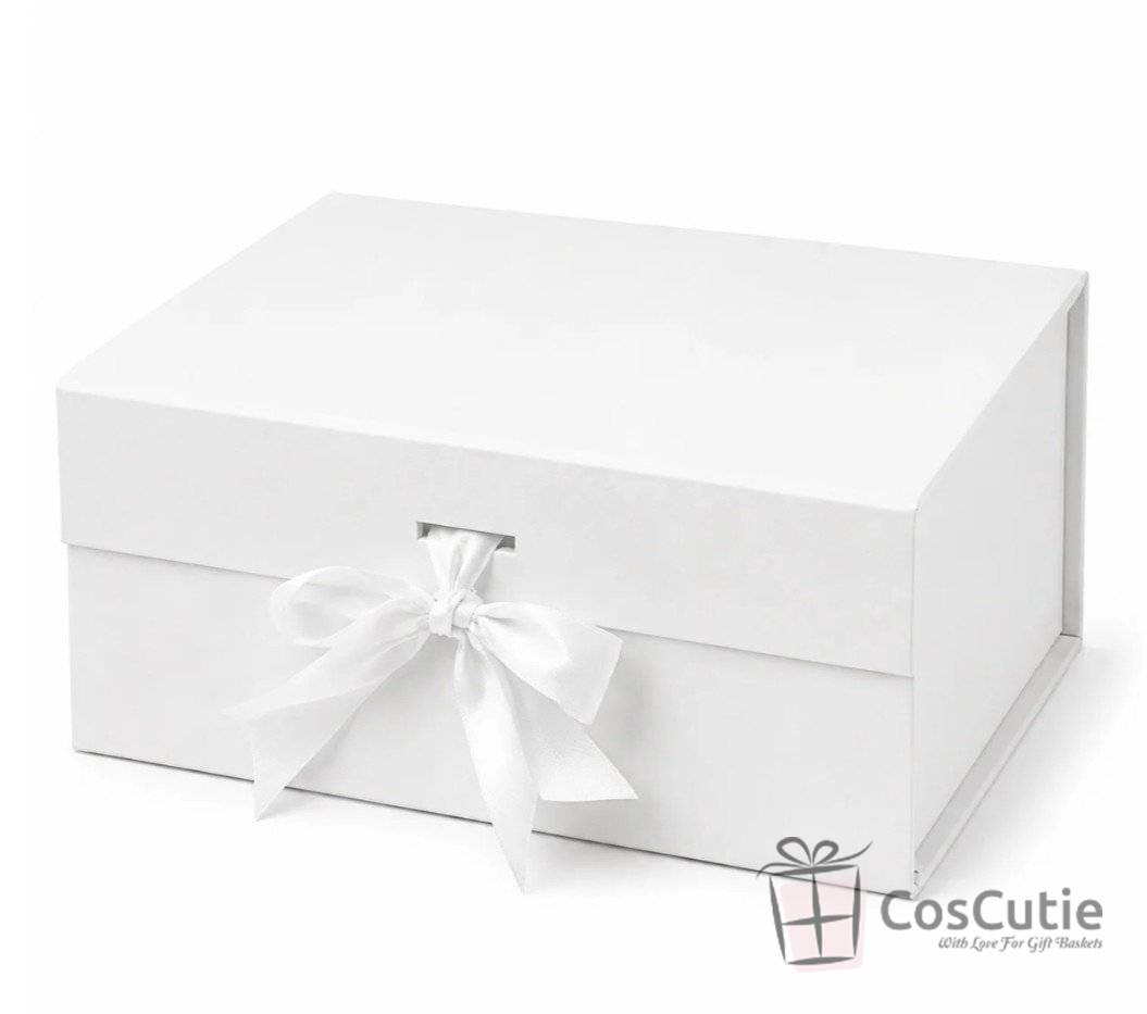 Cutie cadou 21x21x8 cm, inchidere magnetica si fundita satin, diverse culori