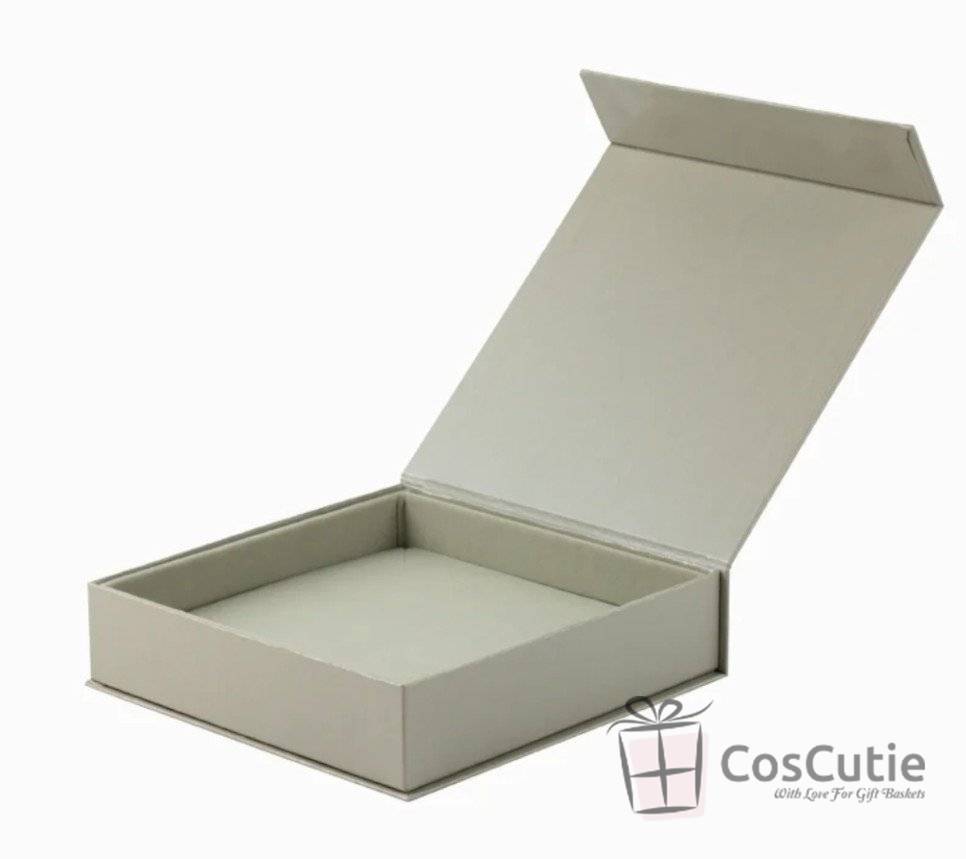 Cutie cadou bijuterii cu inchidere magnetica 19x19x4.5 cm