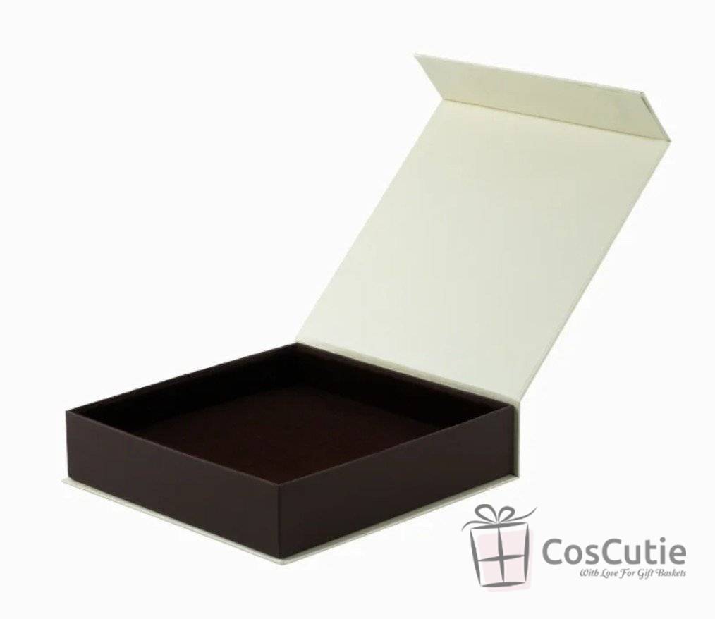 Cutie cadou bijuterii cu inchidere magnetica 19x19x4.5 cm