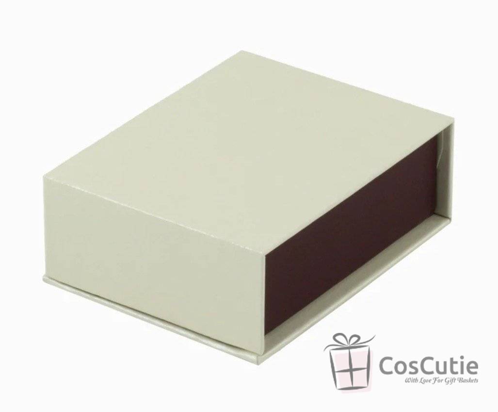 Cutie bijuterii cu inchidere magnetica 7.3x9x3.3 cm