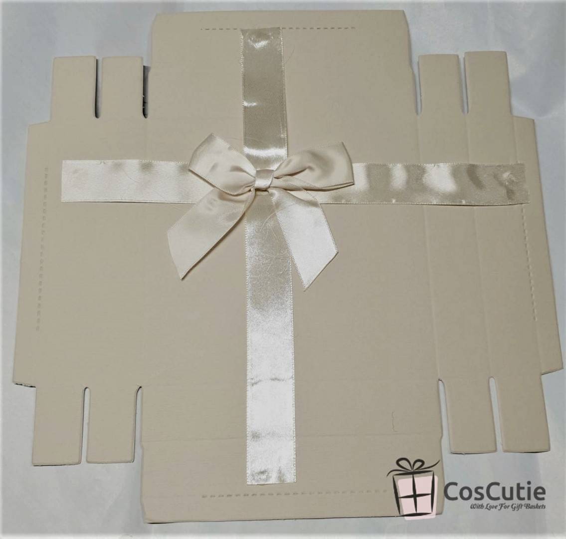 Cutie cadou patrata, funda satin, 21x21x14cm