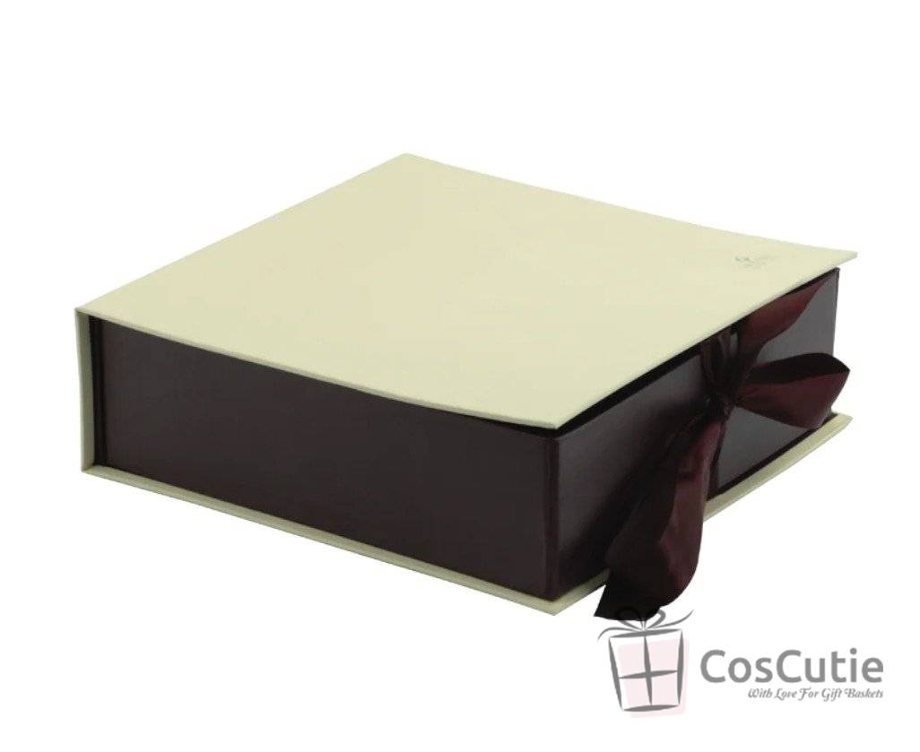 Cutii cadou gama Premium, carton rigid Soft Touch, fundita satin, 25x25x7.5 cm