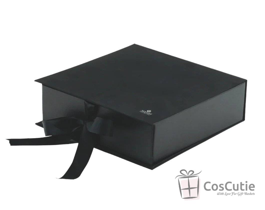 Cutii cadou gama Premium, carton rigid Soft Touch, fundita satin, 25x25x7.5 cm