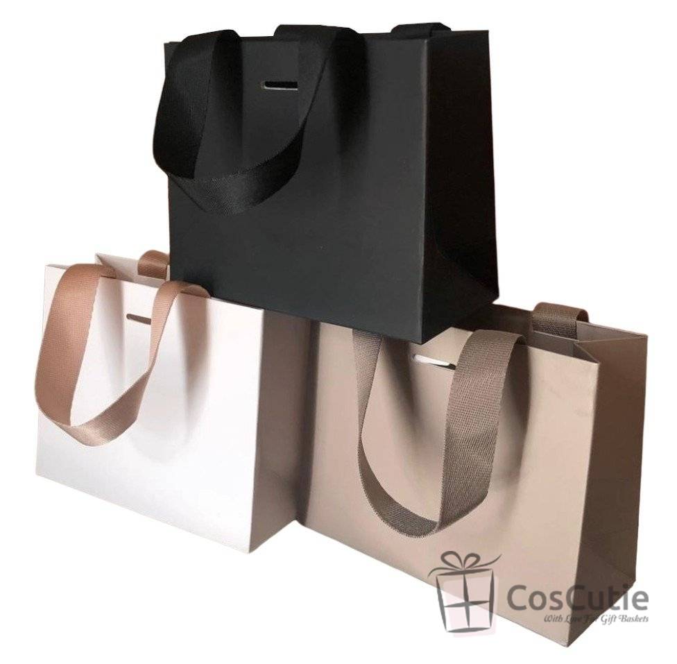 Punga cadou Lux Neagra 20x25x11 cm, carton plastifiat 250 g/mp Soft Touch
