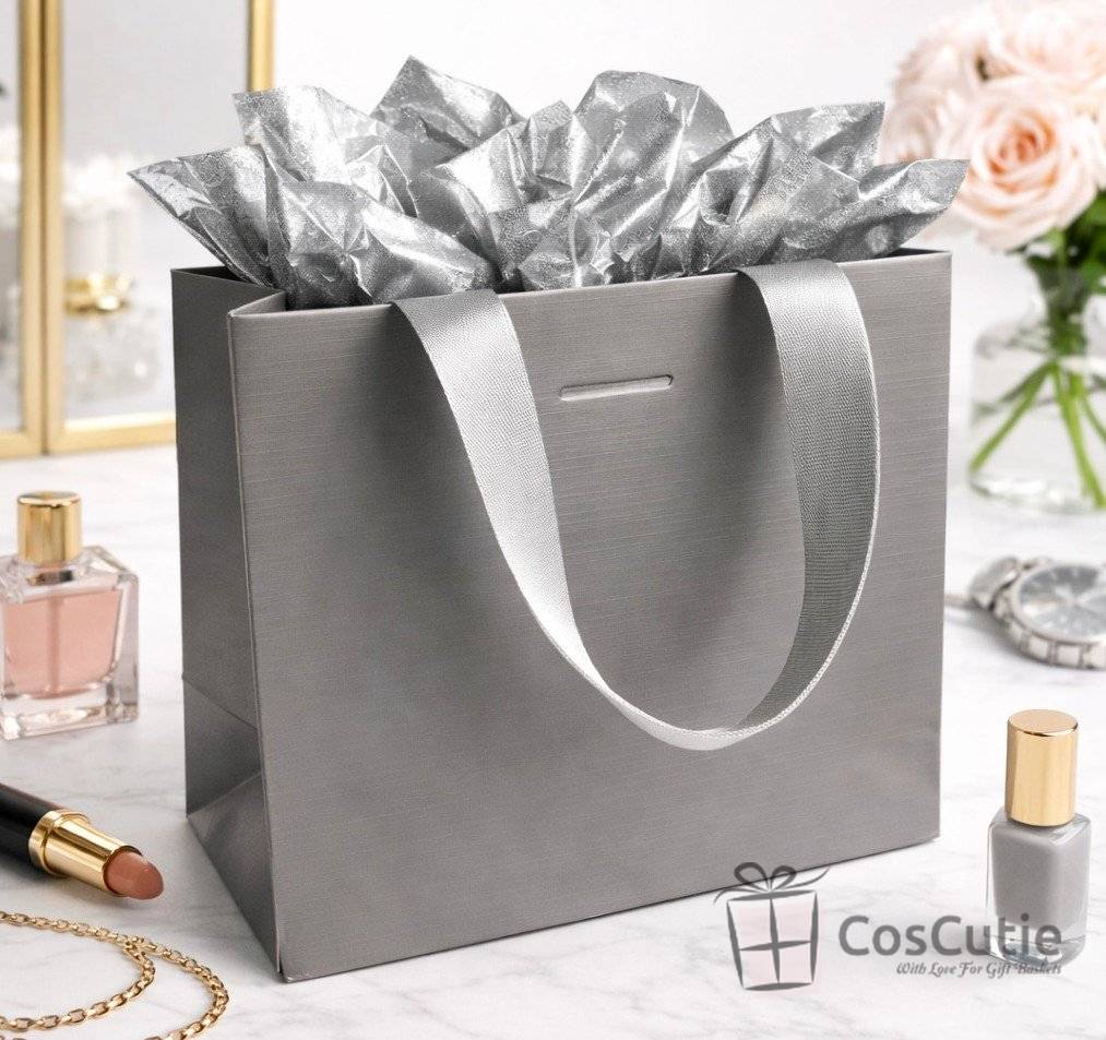Punga cadou Lux Silver 20x25x11 cm, carton plastifiat 250 g/mp Soft Touch