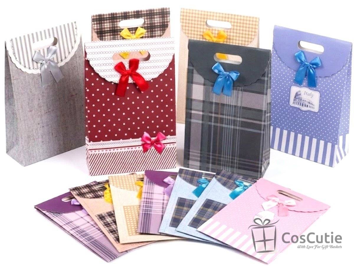 Pungi Cadou Cartonate cu Scai si Fundita, Modele Asortate 19x27x8 cm