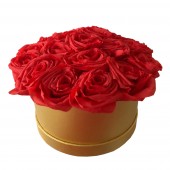 Cutie rotunda 19 trandafiri rosu coral, aranjament premium lux