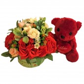 Cutie trandafiri, flori de sapun,ursulet rosu cadou, 'I love you'